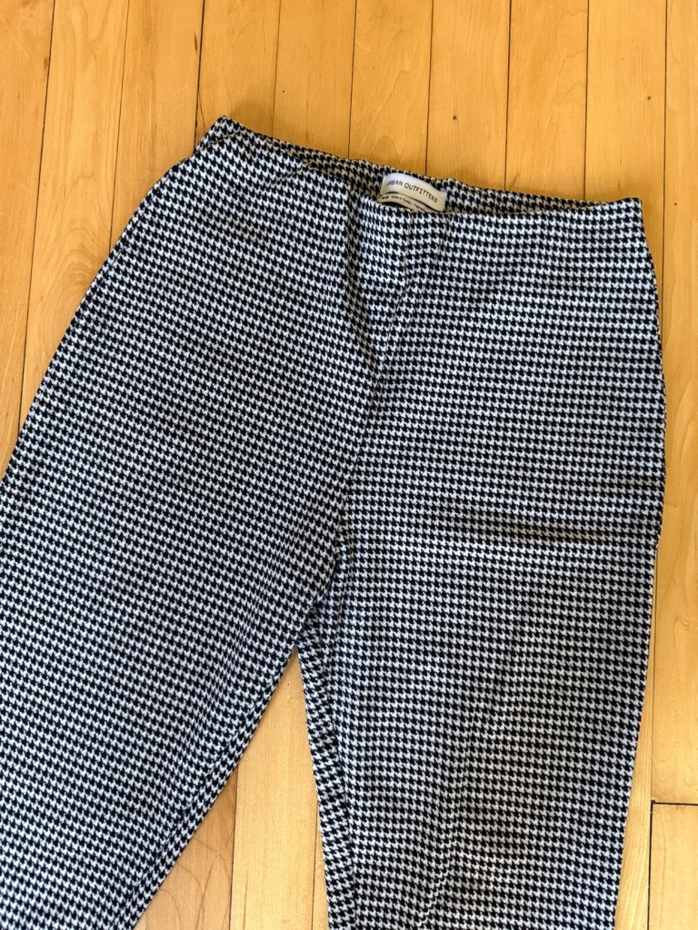 Urban Outfitters Black & White Houndstooth High-Waist Cropped Pant
